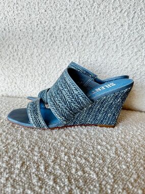 SILENT D Wedges. NEW IN BOX.